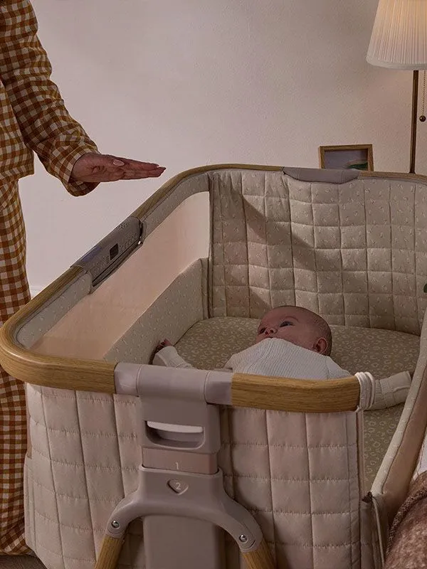 Приставная колыбель Tutti Bambini CoZee Sense c колесами Дуб / Песок (Toasted Oak / Sand)